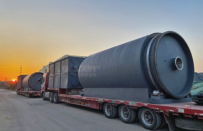 鋁塑鋁箔煉油設(shè)備裝車發(fā)出 鋁塑鋁箔煉油設(shè)備裝車發(fā)出