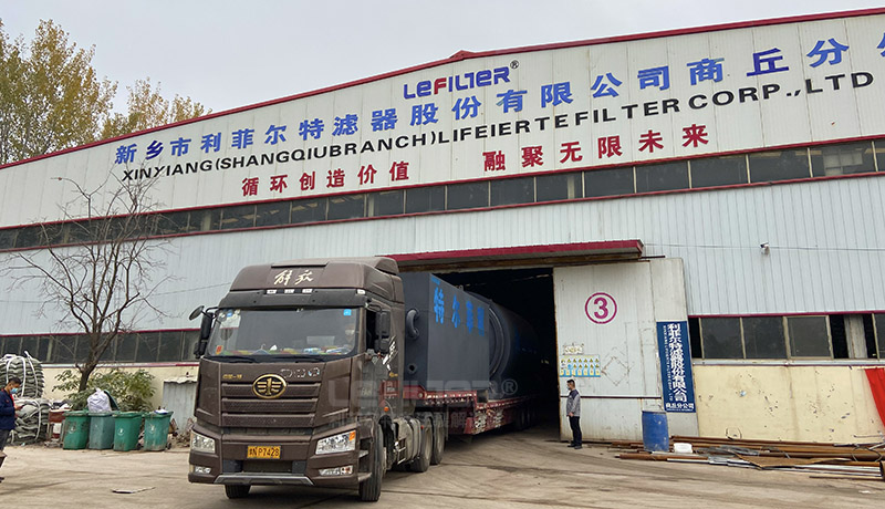 廢輪胎煉油設(shè)備裝車實(shí)拍 廢輪胎煉油設(shè)備裝車實(shí)拍